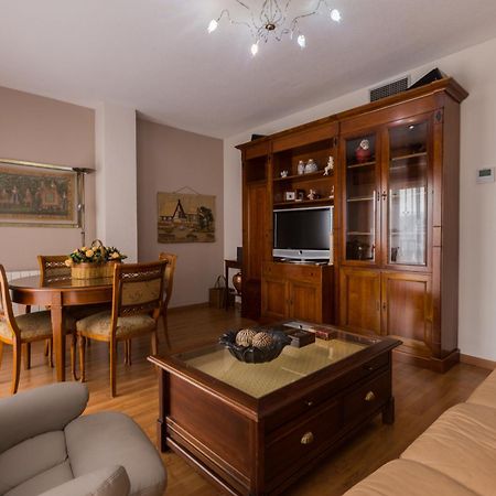 גרנדה Gracia Suites - Centro Y Confort Con Parking Gratis מראה חיצוני תמונה
